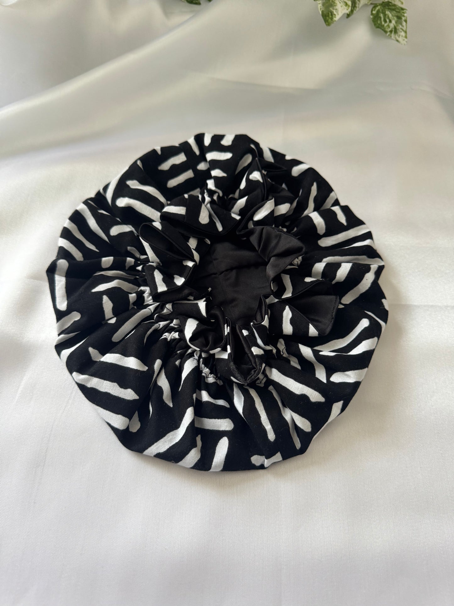 Black & White Child Silk Bonnet