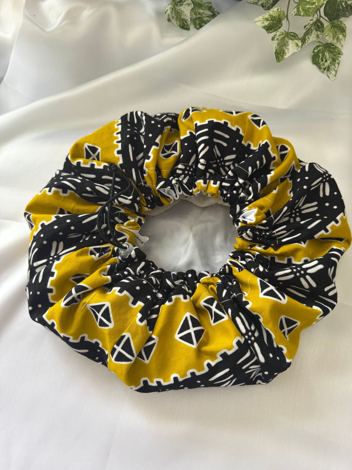 Black & Yellow Adjustable  Silk Bonnet